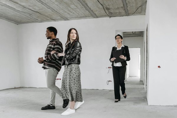 Navigating Homeowners Insurance for Eco-Conscious Properties in Cornwall: A Comprehensive Guide